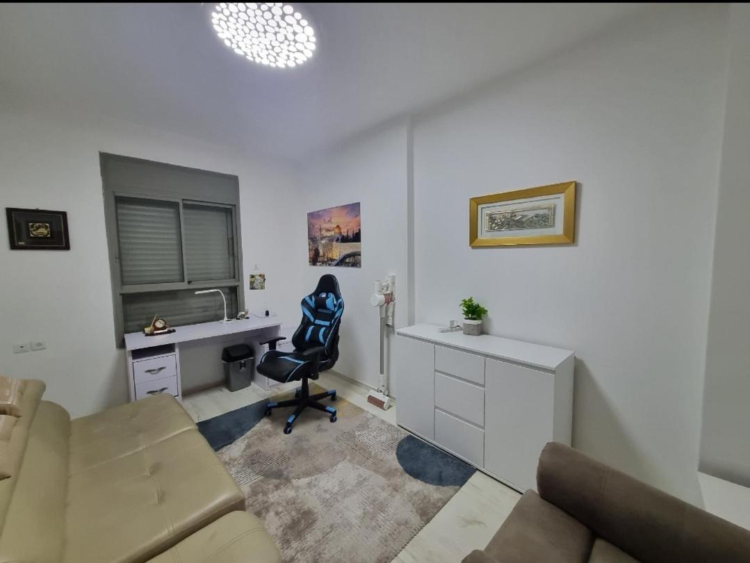 Turdeluxe Company Large 4 Bedroom Apartement In Central Rechovot Εξωτερικό φωτογραφία